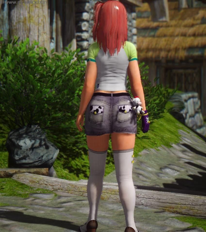上古卷轴5：天际重制版LoveLive高坂穗乃果服装MOD下载