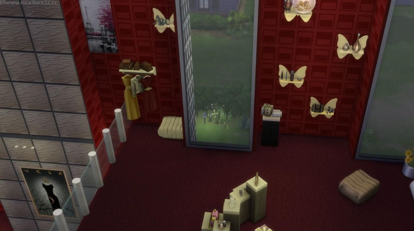  一个小小的奢侈品店(主营化妆品,香水,包包,漂亮小物件)