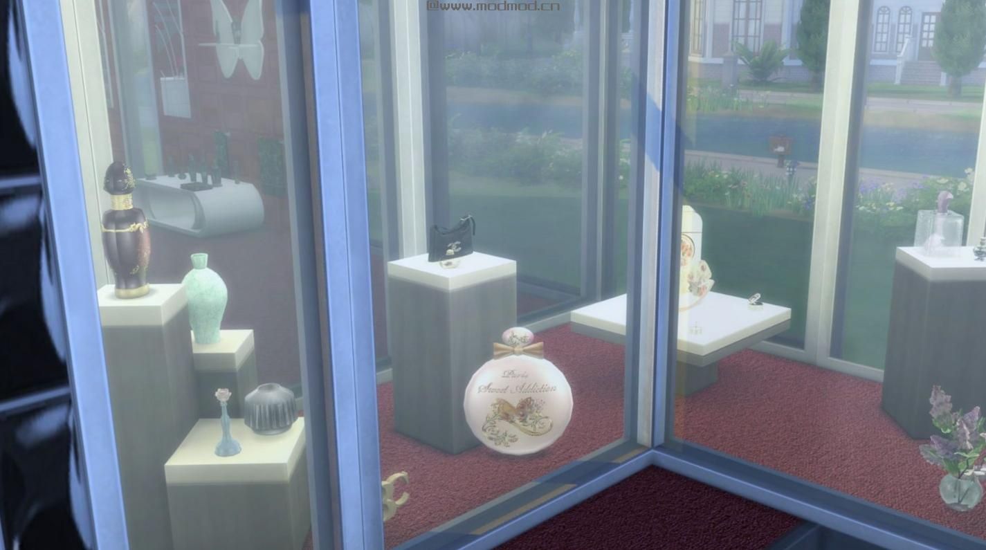  一个小小的奢侈品店(主营化妆品,香水,包包,漂亮小物件)