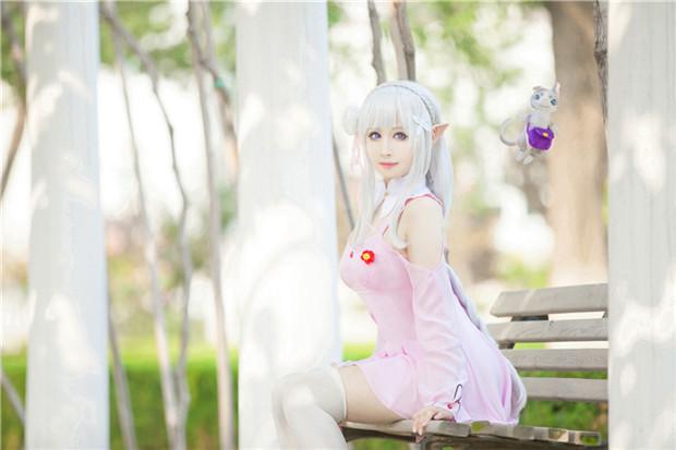 气质女主艾米莉亚 纯净善良的气质让人忘不掉,cosplay,二次元