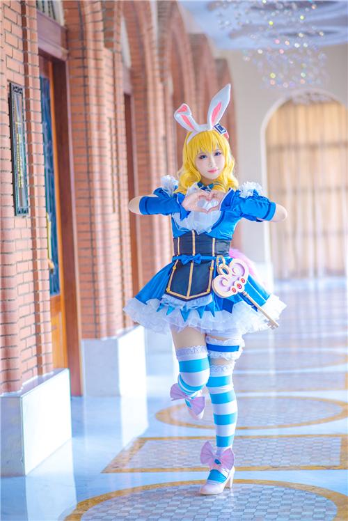 《王者荣耀》 妲己爱丽丝cosplay