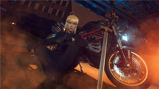 FateZero黑西装saber,cosplay,二次元