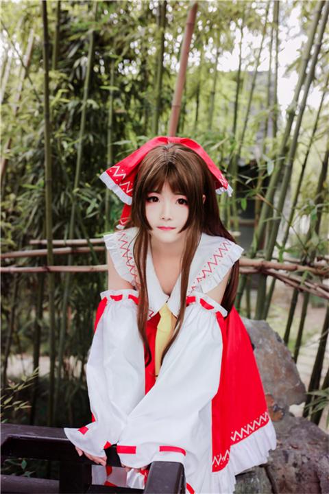 《东方project》 博丽灵梦cosplay