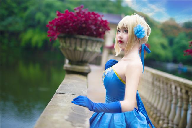 《fate》 saber 十周年礼服 cosplay