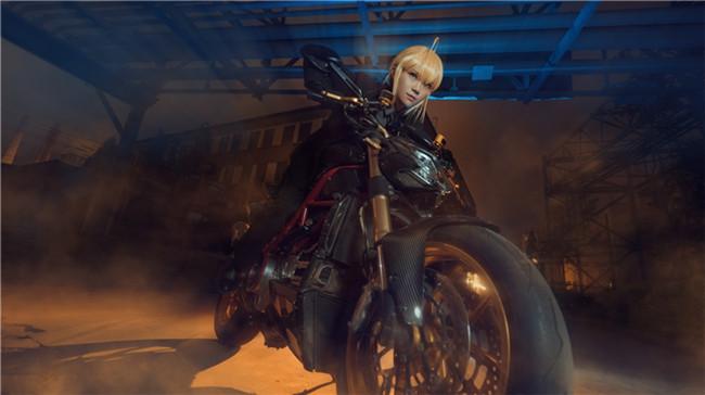 FateZero黑西装saber