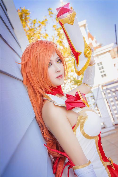 《英雄联盟》赏金猎人星之守护者cosplay
