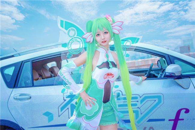 《Vsinger》赛车初音cosplay