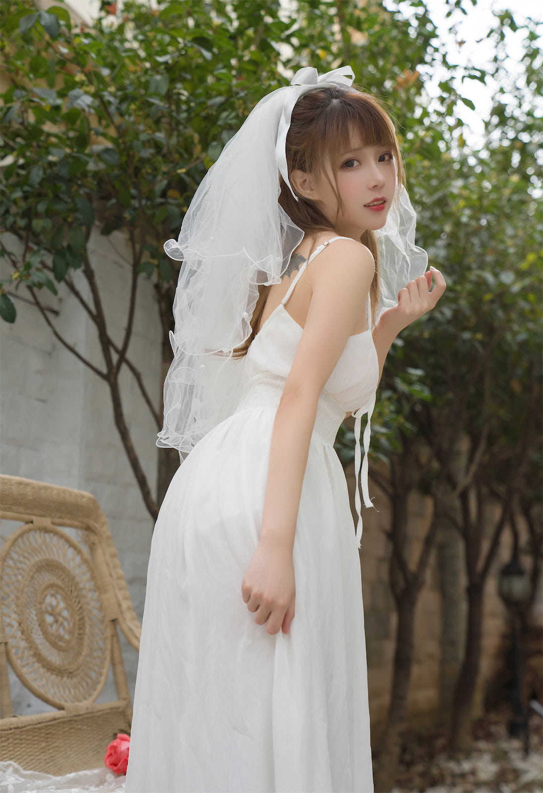 凛子酱COS婚纱小姐姐cosplay套图!