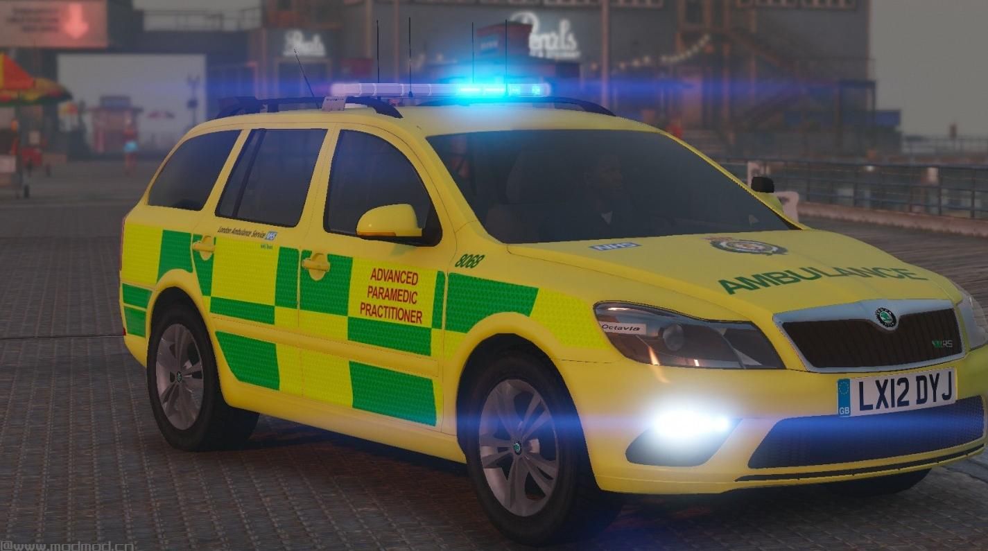 侠盗猎车手5MOD London Ambulance Service Skoda Octavia