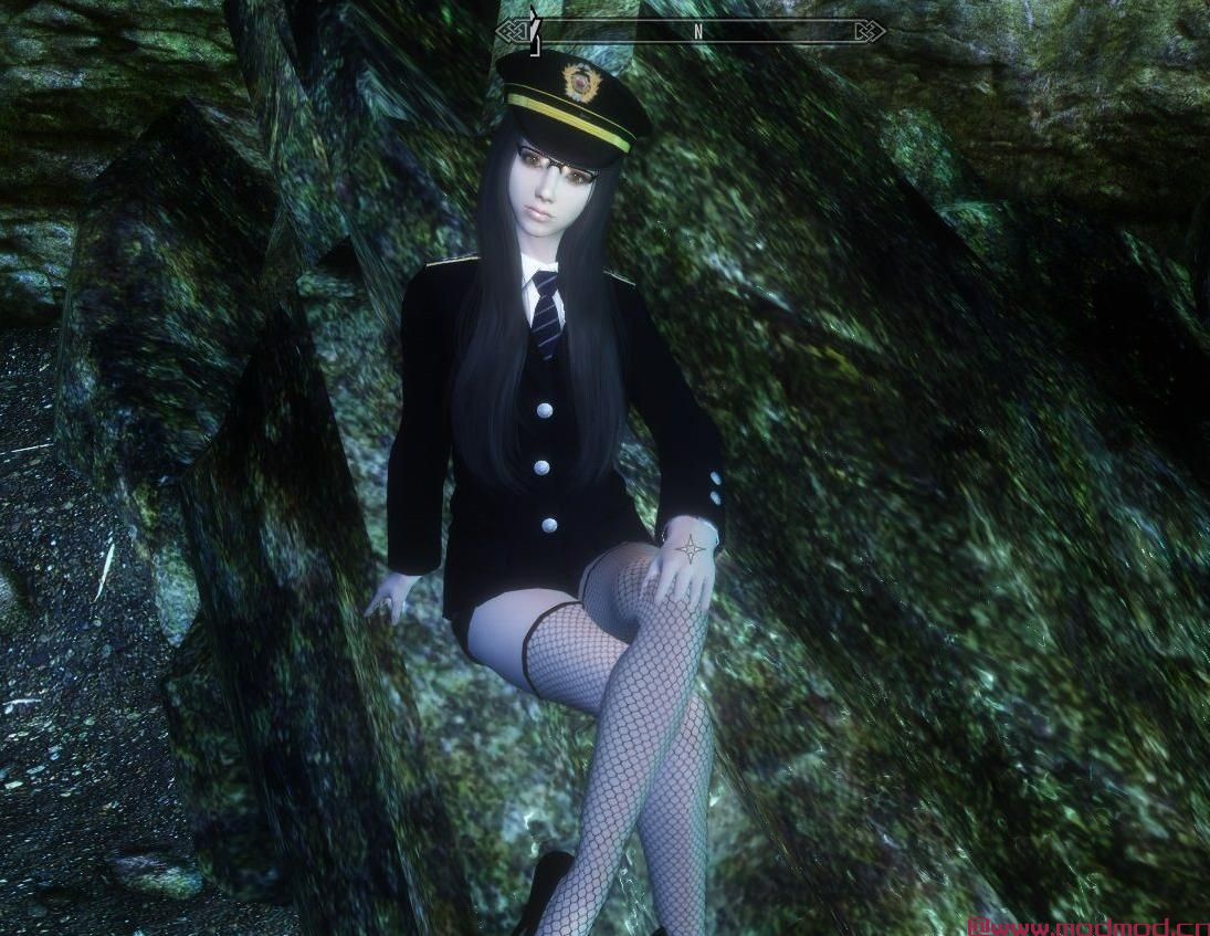 上古卷轴5：天际MOD 海军服（白.黑）